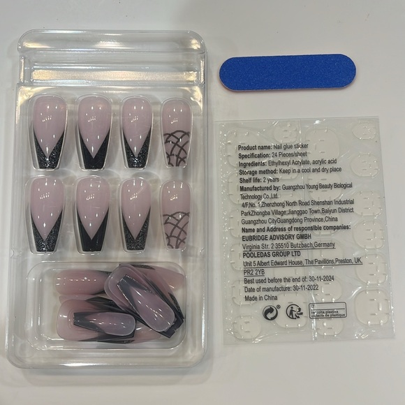 24 piece Pink and Black Press on Nails - Picture 7 of 10